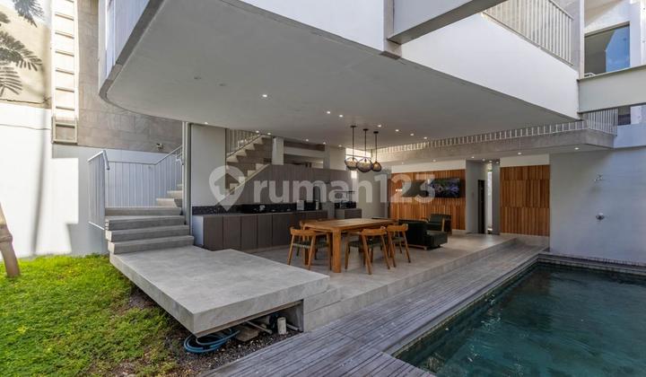 Villa Brutalis Modern SHM Di Tumbak Bayuh BPF1509