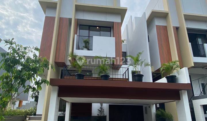 Rumah Mewah 2 Lantai Ada Attic Room Bsd  1