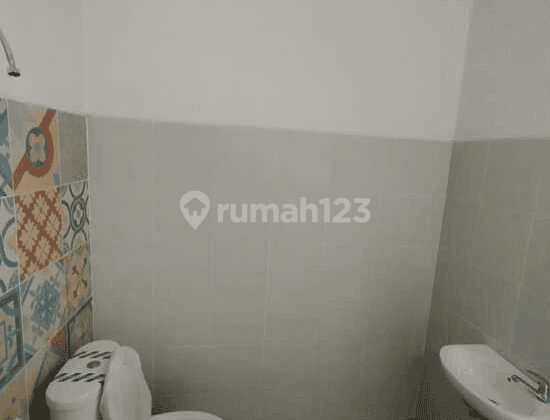 Ruko Baru 3 Lantai Strategis Di Cempaka Putih R2117 2
