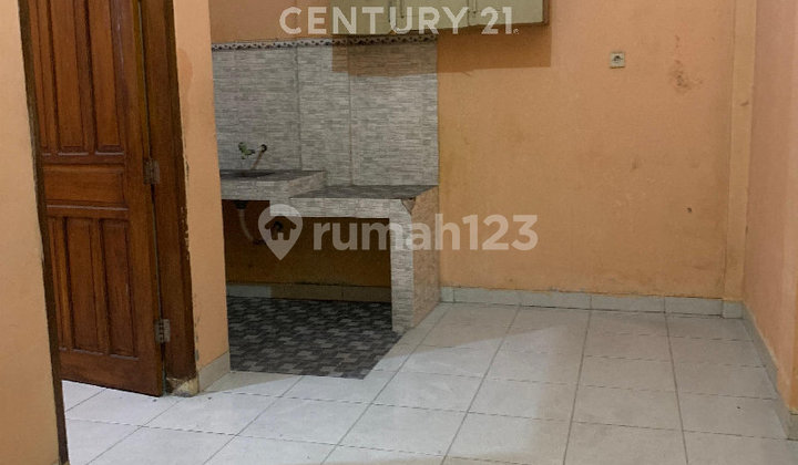 Affordable Studio House with Car Road Access in East Jakarta R2210