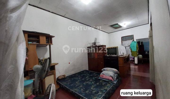 Rumah Tua Dekat Fasilitas Umum Di Ciputat S8015 2