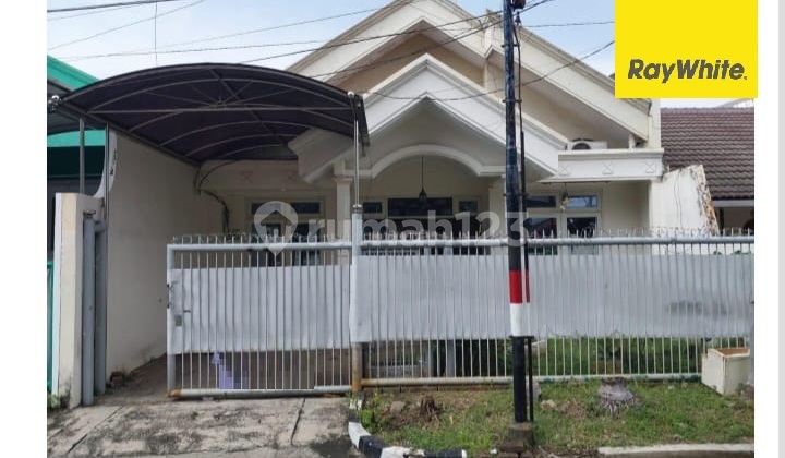 Disewakan Rumah 2 lantai di Darmo Permai Selatan Surabaya Barat