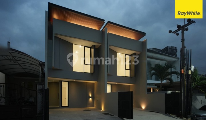 Dijual Rumah 2 Lantai di Sutorejo Prima Indah Utara Surabaya