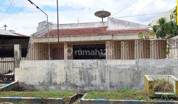 Dijual Rumah Lama Hitung Tanah SHM di Darmo Permai Timur Surabaya 1