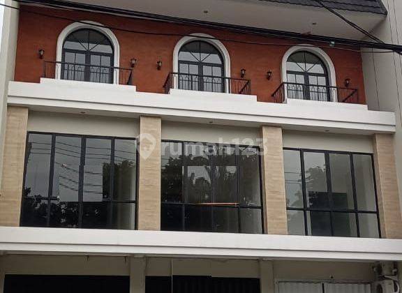 Disewakan Ruko 3 Lantai SHM di Jalan Raya Manukan Tama Surabaya 1