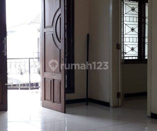 Disewakan Rumah 2 Lantai SHM di Pakuwon City Mutiara Surabaya 1