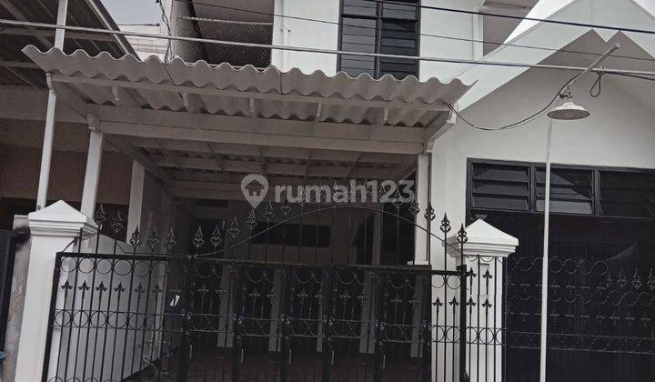 Disewakan Rumah 3 Lantai di Simpang Darmo Permai Utara Surabaya 1