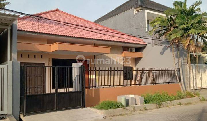 Disewakan Rumah di Manyar Tirtomoyo Surabaya 1