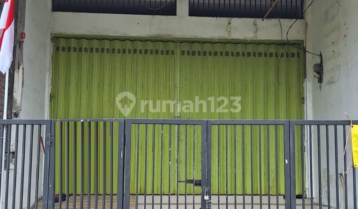 For Rent: 2-story shop house on Jalan Raya Semampir, Surabaya 1