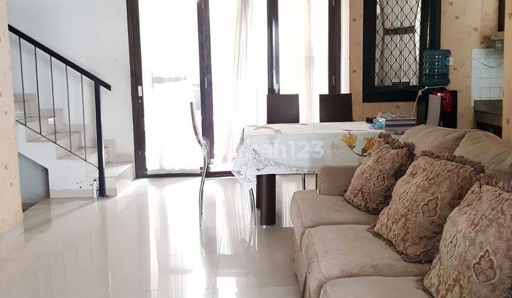 Disewakan Rumah 2 Lt di Central Park Ahmad Yani Regency, Surabaya 2