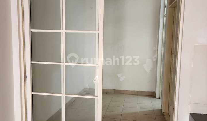 1Sl - For Sale GLC West Europe House 1Sl - For Sale GLC West Europe House