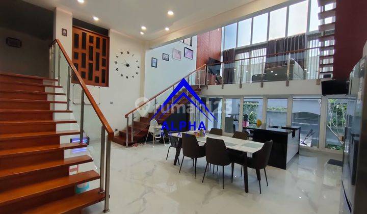 Jual Cepat Rumah Mewah di Turangga Bandung Ada Swimming Pool