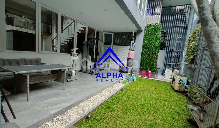 Jual Cepat Rumah Mewah di Turangga Bandung Ada Swimming Pool