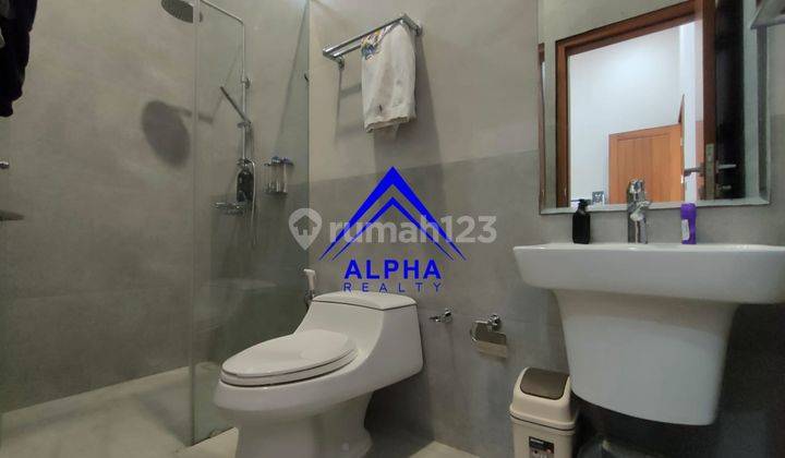 Jual Cepat Rumah Mewah di Turangga Bandung Ada Swimming Pool