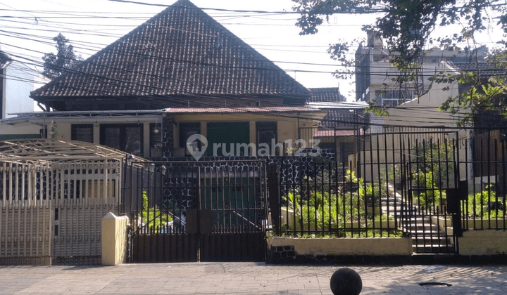 Sewa Rumah Heritage di Sayap Dago Bawah Bandung 1