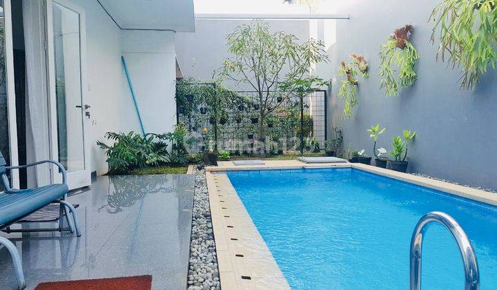 Rumah Ada Swimming Pool Di Gegerkalong Bandung  2