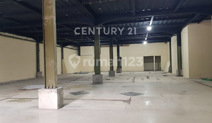 Tempat Usaha 2 Lt di Pinggir Jalan Raya Setiabudi 2