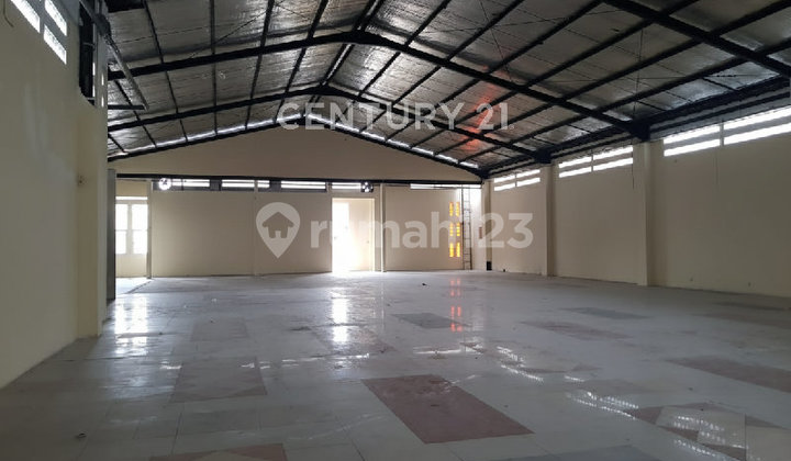 Tempat Usaha 2 Lt di Pinggir Jalan Raya Setiabudi 1