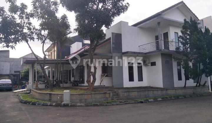 Rumah 2 Lantai di Address Cibubur, sudah renovasi, rapi, siap Huni  1