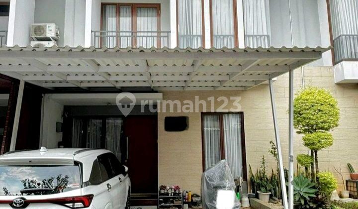 Rumah 2 Lantai Dekat Club House dan Jatiwarna
