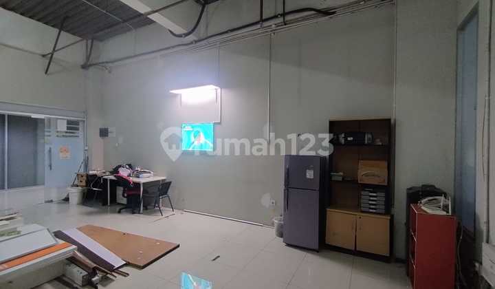 Ruang Usaha Di Dalam.pusat Bisnis Thamrin City