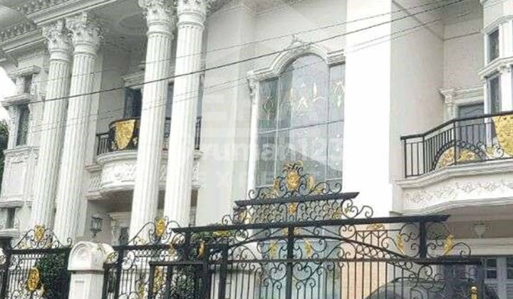 Rumah Mewah Cocok Buat Keluarga Besar Strategis di Cakung Jaktim Rumah Mewah Cocok Buat Keluarga Besar Strategis di Cakung Jaktim