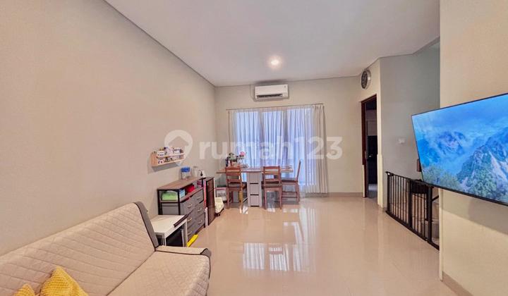 Rumah 2 Lantai Dekat Club House dan Jatiwarna 2