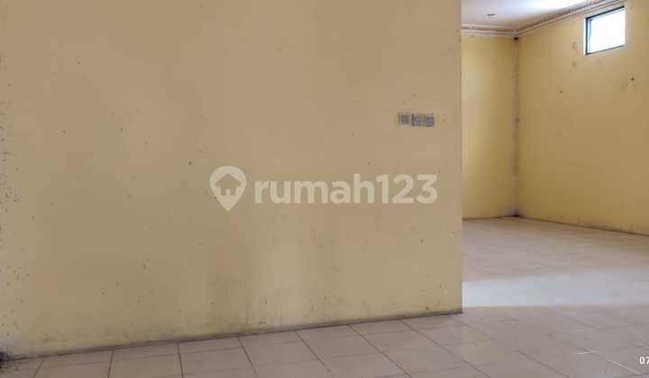 Dijual Ruko Di Kawasan Solo Baru, Dekat Kawasan Bisnis Dan The Park Mall, Pakuwon Mall. Sangat Cocok Untuk Usaha.  2
