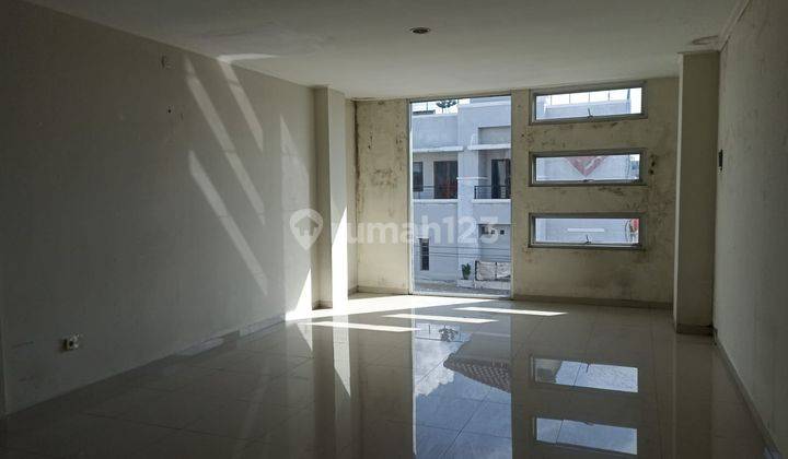 Ruko 3 Lantai di Jl. Ronggowarsito, Surakarta 2