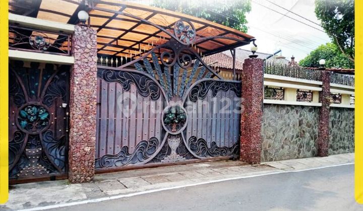 Rumah Klasik Mewah di Sidomukti, Pusat Kota Salatiga Rumah Klasik Mewah di Sidomukti, Pusat Kota Salatiga