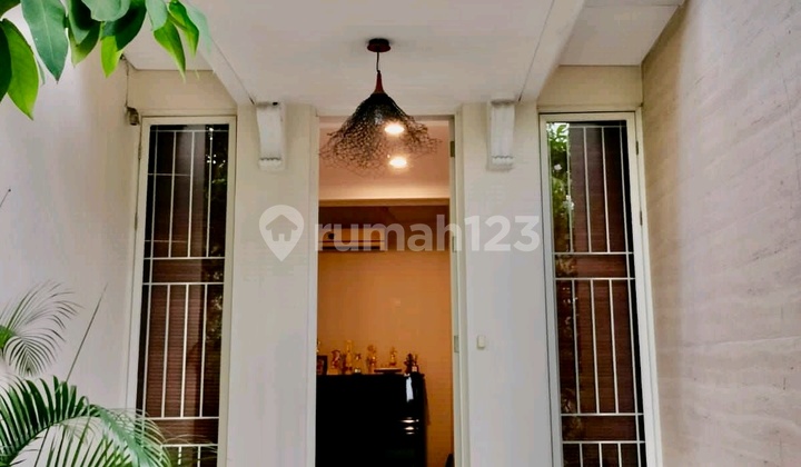 Rumah Pakuwon Mansion Furnish