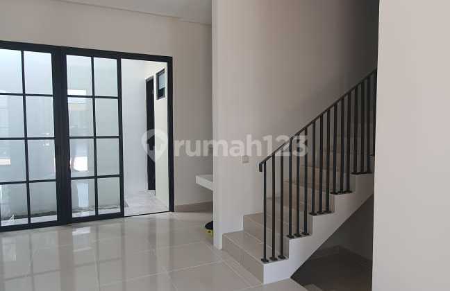 Exclusive Residential House Dian Istana White House 2