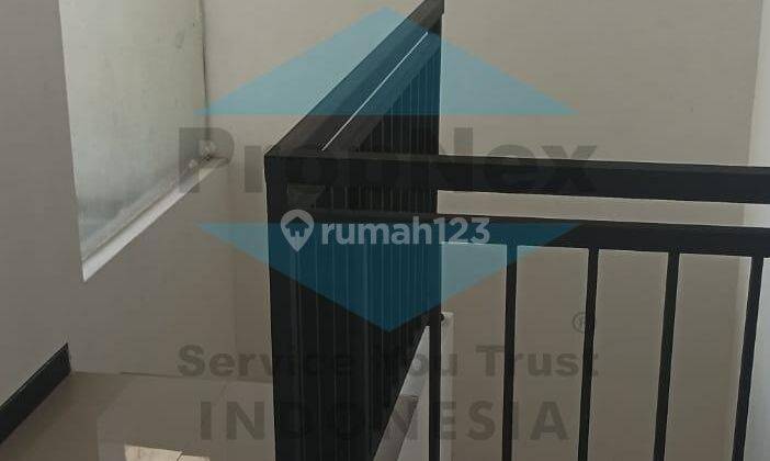 Rumah Balkon Pink Diamond 2 lantai waru juanda 2