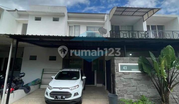 Rumah Minimalis 2 lantai Decasa Residence Lakarsantri