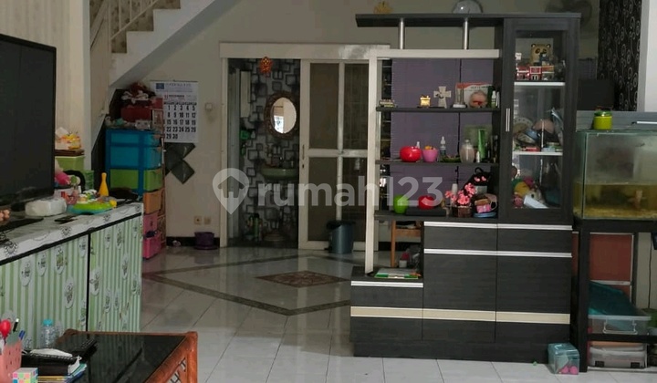 Rumah Sewa Babatan Pratama 2 Lantai 2