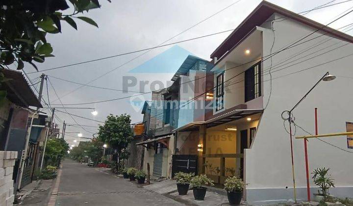 Rumah modern minimalis 2 lantai di menganti surabaya barat 2