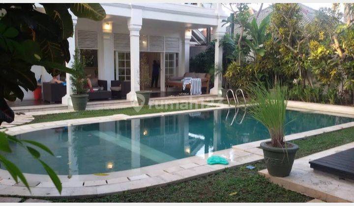 Dijual Villa colonial garden Seminyak dekat pantai batubelig 2