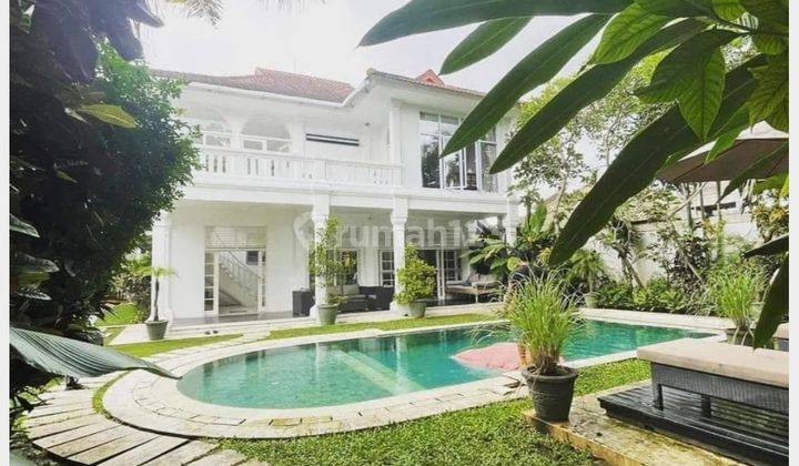 Dijual Villa colonial garden Seminyak dekat pantai batubelig 1