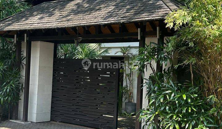 Dijual Villa Luxury di Dekat Seminyak Square Fullfurnished 2