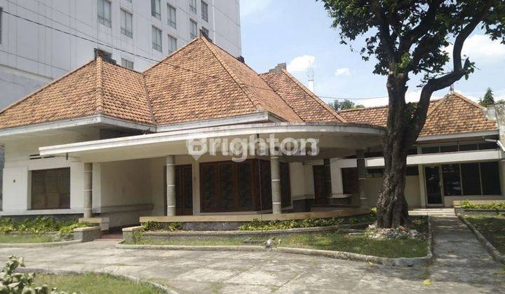 RUMAH DI TENGAH KOTA SEMARANG, KONDISI BAGUS DAN ISTIMEWA, STRATEGIS, DEKAT MALL DAN AREA PERKANTORAN!! ISTIMEWA SEKALI 1
