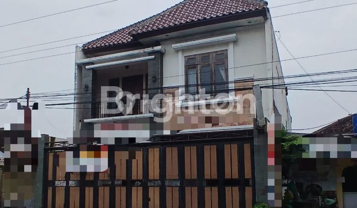 RUMAH DI JUAL DI COLOMADU, DEKAT BANDARA!! KONDISI SIAP HUNI DAN MINIM RENOV!! ISTIMEWA