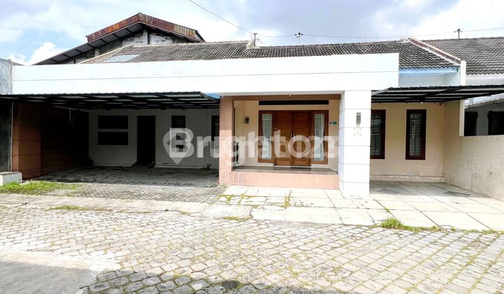 HOUSE IN SOLOBARU, NEAR PAKUWON MALL AND SUPERINDO