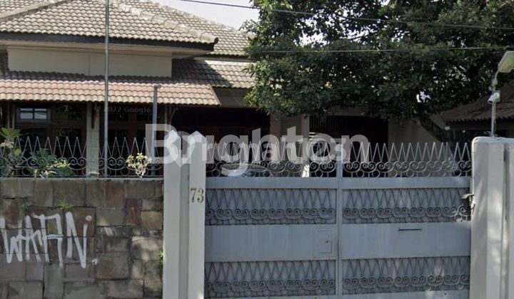 RUMAH MEWAH TENGAH KOTA!!! BANGUNAN MEWAH! LANGKA