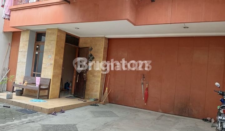 RUMAH DI TENGAH KOTA SOLO, SERENGAN, LOKASI STRETEGIS 