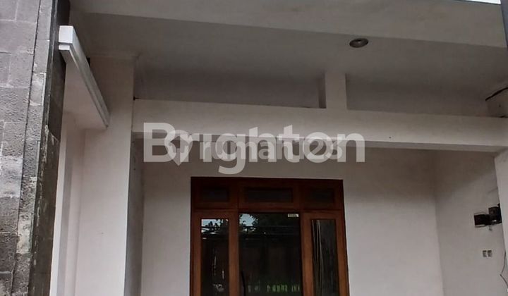 RUMAH DI JUAL DI COLOMADU, DEKAT BANDARA!! KONDISI SIAP HUNI DAN MINIM RENOV!! ISTIMEWA 2