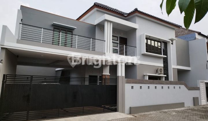 RUMAH MEWAH SIAP HUNI DI TENGAH KOTA SOLO!! CLUSTER DAN LINGKUNGAN NYAMAN!! 1 MENIT KE BALAIKOTA SOLO