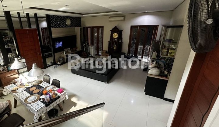 RUMAH DI JEBRES!! MEWAH DAN MINIM RENOV!! TENGAH KOTA 1