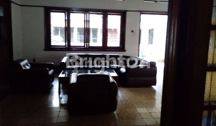 RUMAH DI TENGAH KOTA SEMARANG, KONDISI BAGUS DAN ISTIMEWA, STRATEGIS, DEKAT MALL DAN AREA PERKANTORAN!! ISTIMEWA SEKALI 2
