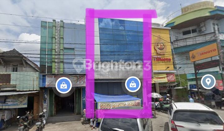 READY-TO-USE SHOPHOUSE!!! PERFECT FOR OFFICES!!! PREMIUM LOCATION IN SOLO CITY!!! NEAR LEGI MARKET SOLO. 2