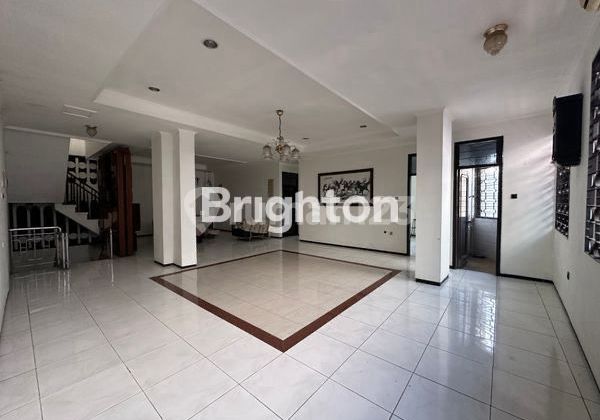 RUKO DI KLEWER 3 LANTAI!! KONDISI SIAP PAKAI, ISTIMEWA!! COCOK UTK USAHA RUKO DI KLEWER 3 LANTAI!! KONDISI SIAP PAKAI, ISTIMEWA!! COCOK UTK USAHA